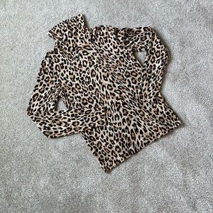 J. Crew Women’s Leopard Print Tissue Turtleneck Top size Small Like New!